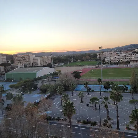 Horizon 5 Pied Dans L'eau Apartment *